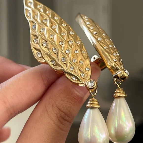 SOLD Vintage Christian Dior Angel’s Wings Rhinestone Pearl Dangle Gold Earrings - Picture 7 of 13